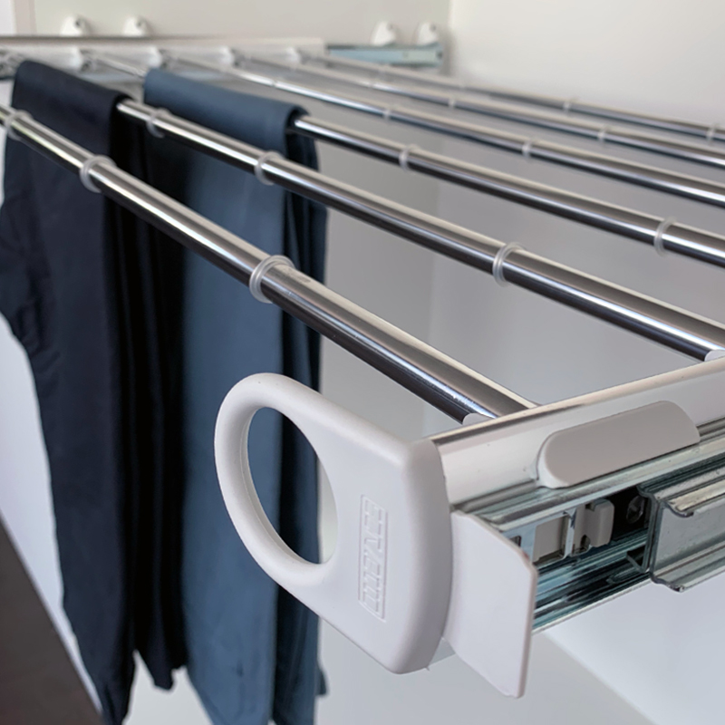 Pull-out width adjustable trousers rack white - bright aluminium 3